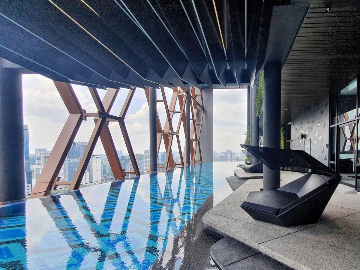 Scarletz Suites @ Klcc, By Twofive Куала-Лумпур Экстерьер фото
