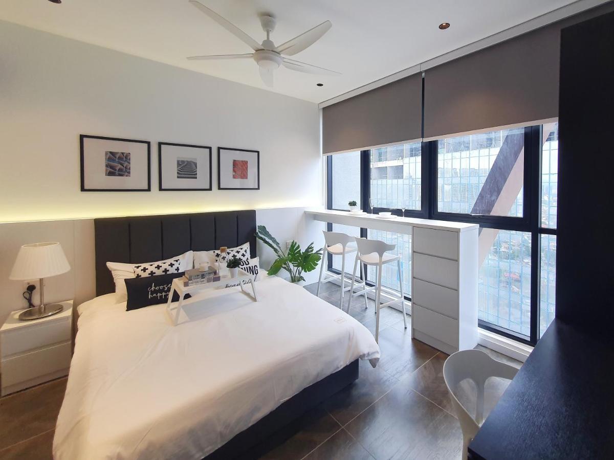 Scarletz Suites @ Klcc, By Twofive Куала-Лумпур Экстерьер фото